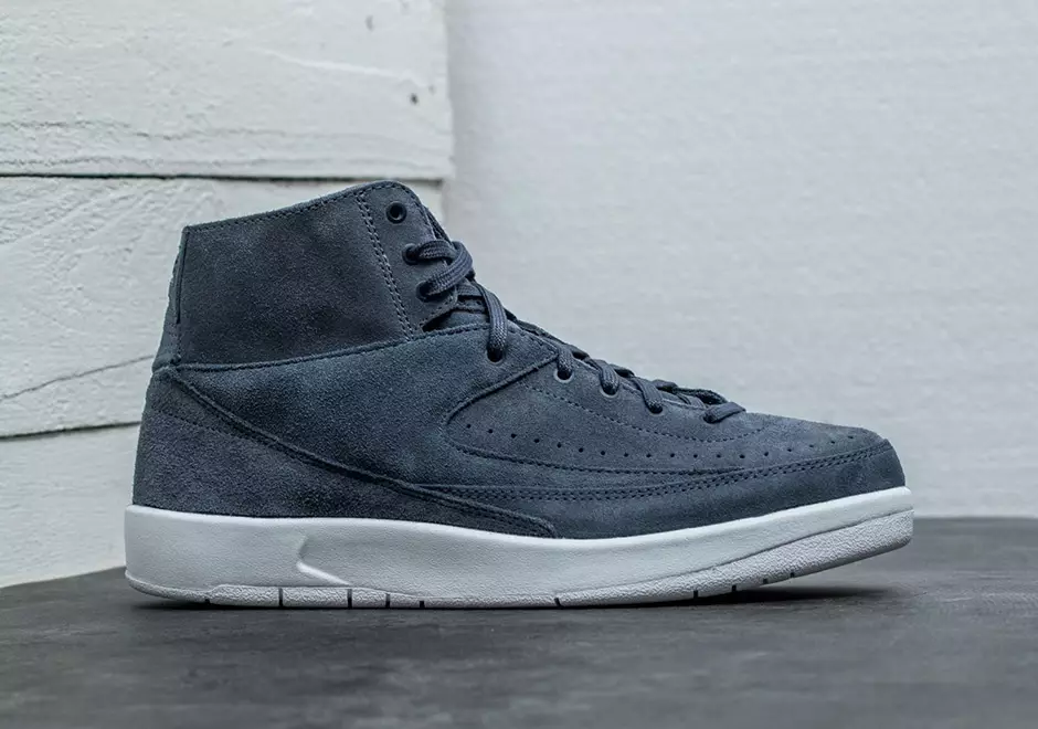 نظرة مفصلة على Air Jordan 2 Decon