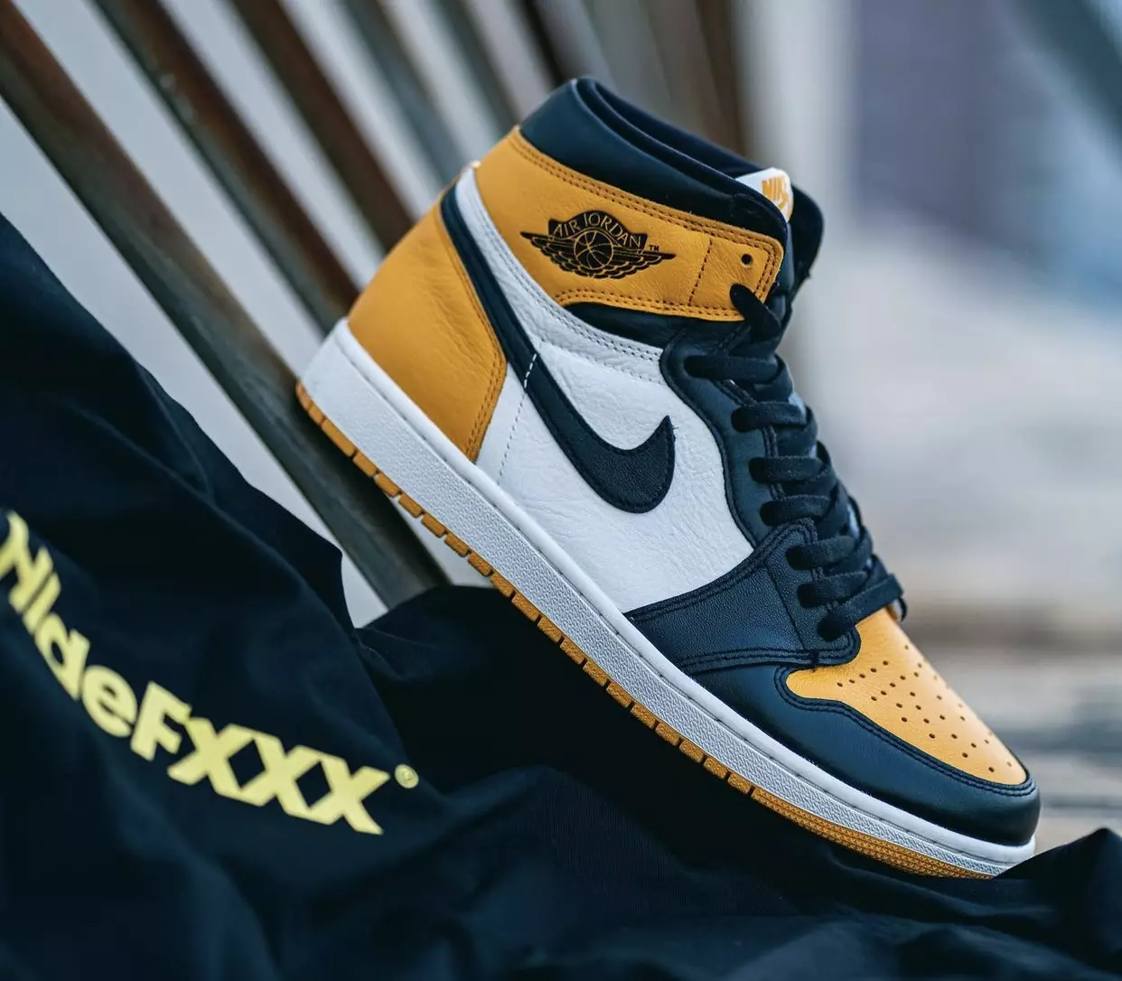 Air Jordan 1 Yellow Toe Taxi 555088-711 გამოშვების თარიღი