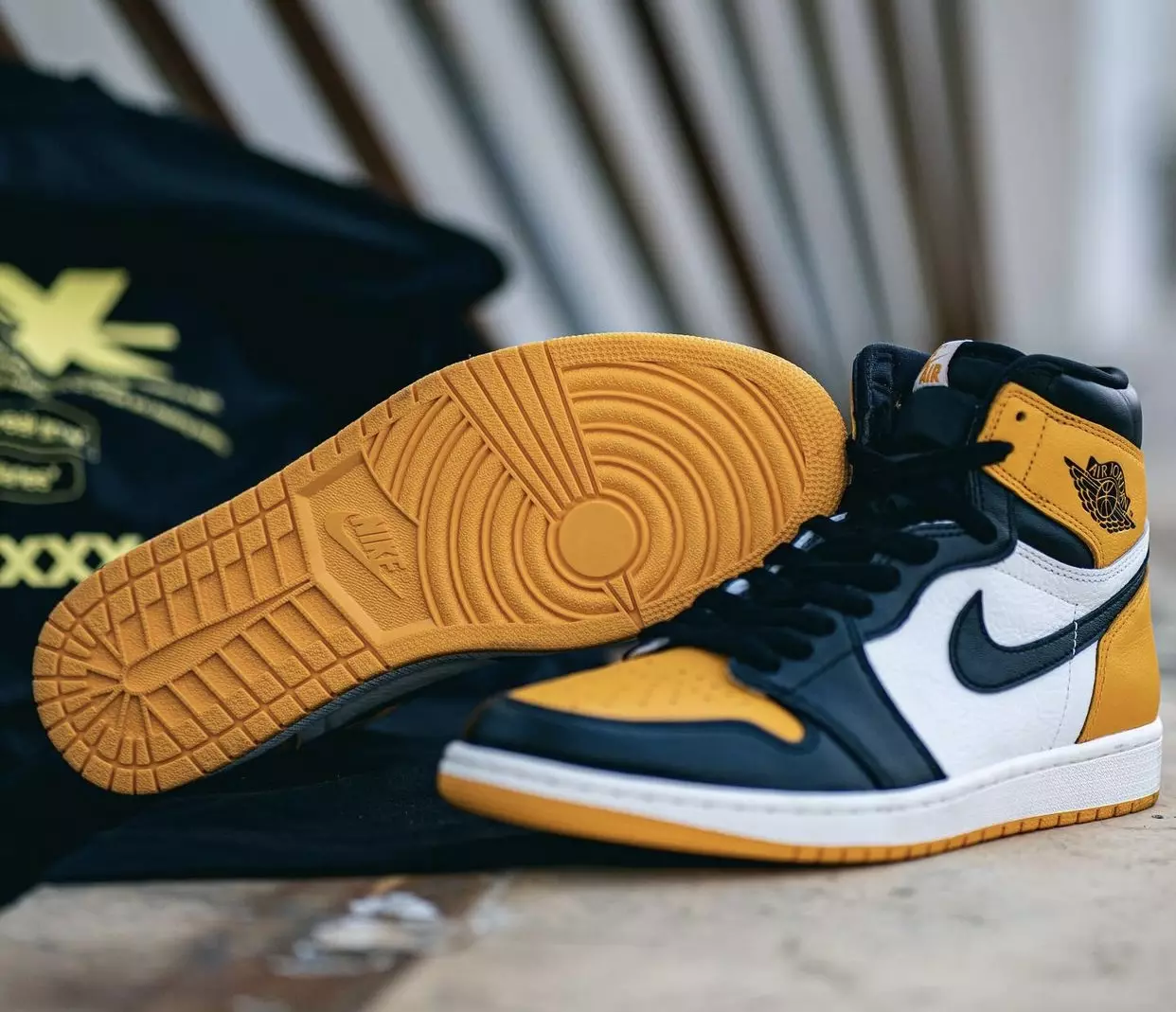 Air Jordan 1 Yellow Toe Taxi 555088-711 Дата выпуска