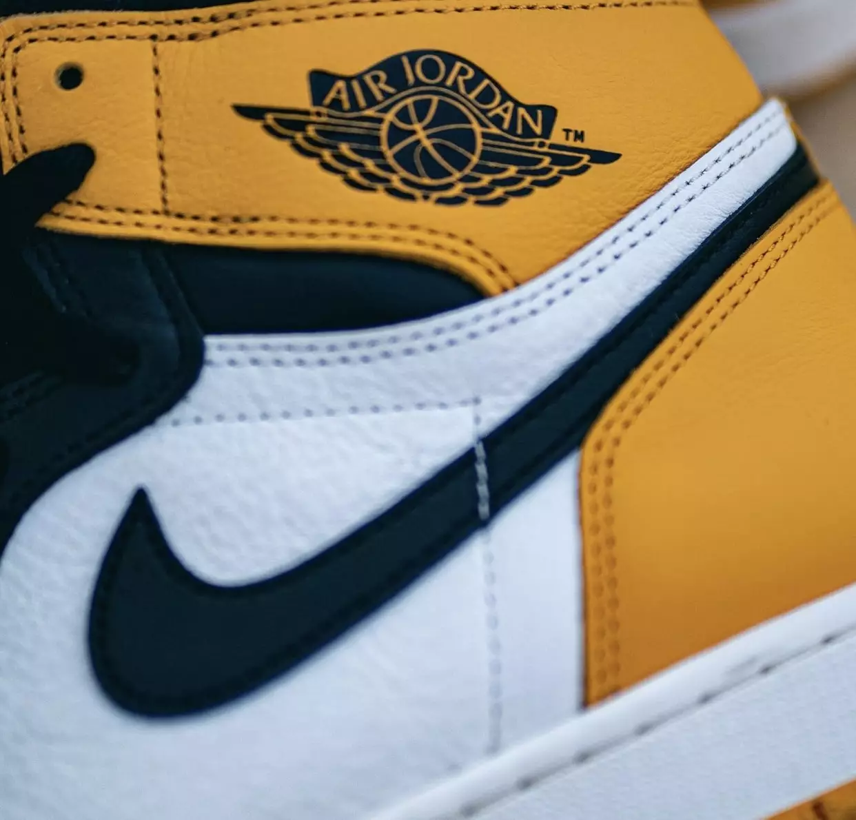 Air Jordan 1 Yellow Toe Taxi 555088-711 Dáta Eisiúna