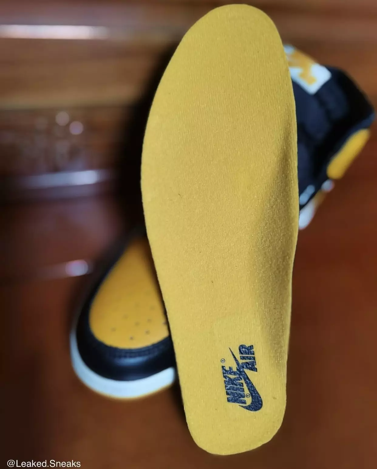 Air Jordan 1 Yellow Toe Taxi 555088-711 Ngày phát hành