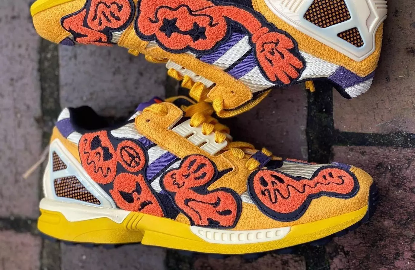 Перший погляд: adidas ZX 8000 “Halloween”