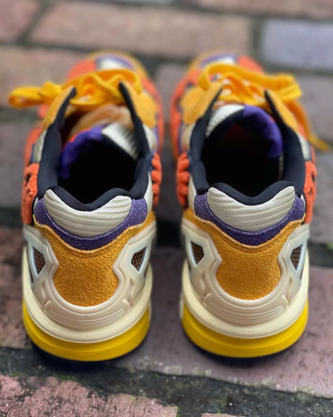 Data lansării adidas ZX 8000 Halloween