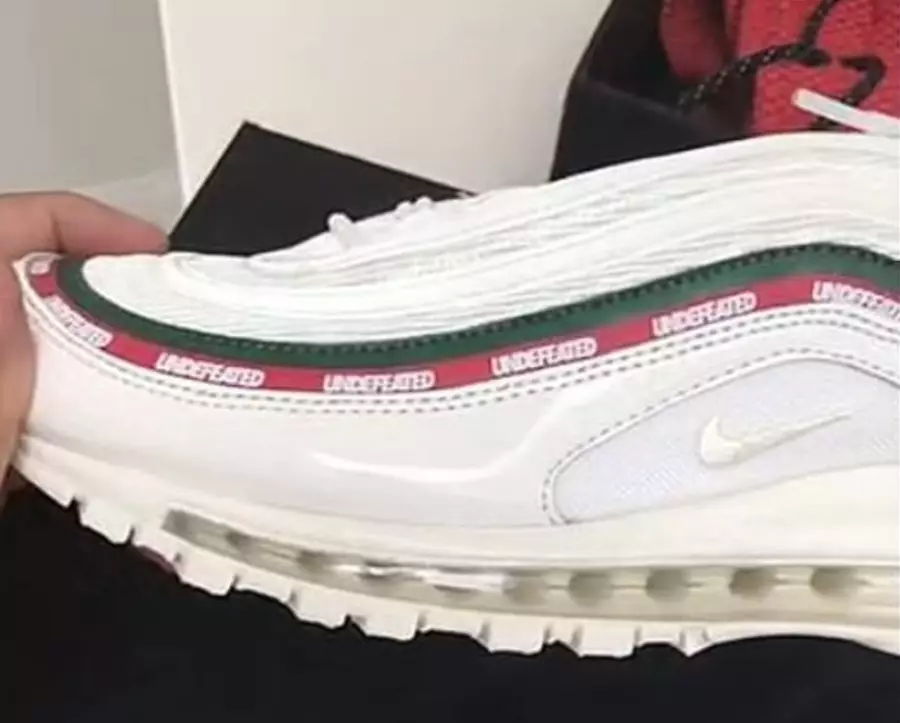 ရှုံးပွဲမရှိ Nike Air Max 97 White AJ1986-100