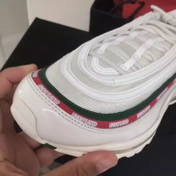 ရှုံးပွဲမရှိ Nike Air Max 97 White AJ1986-100