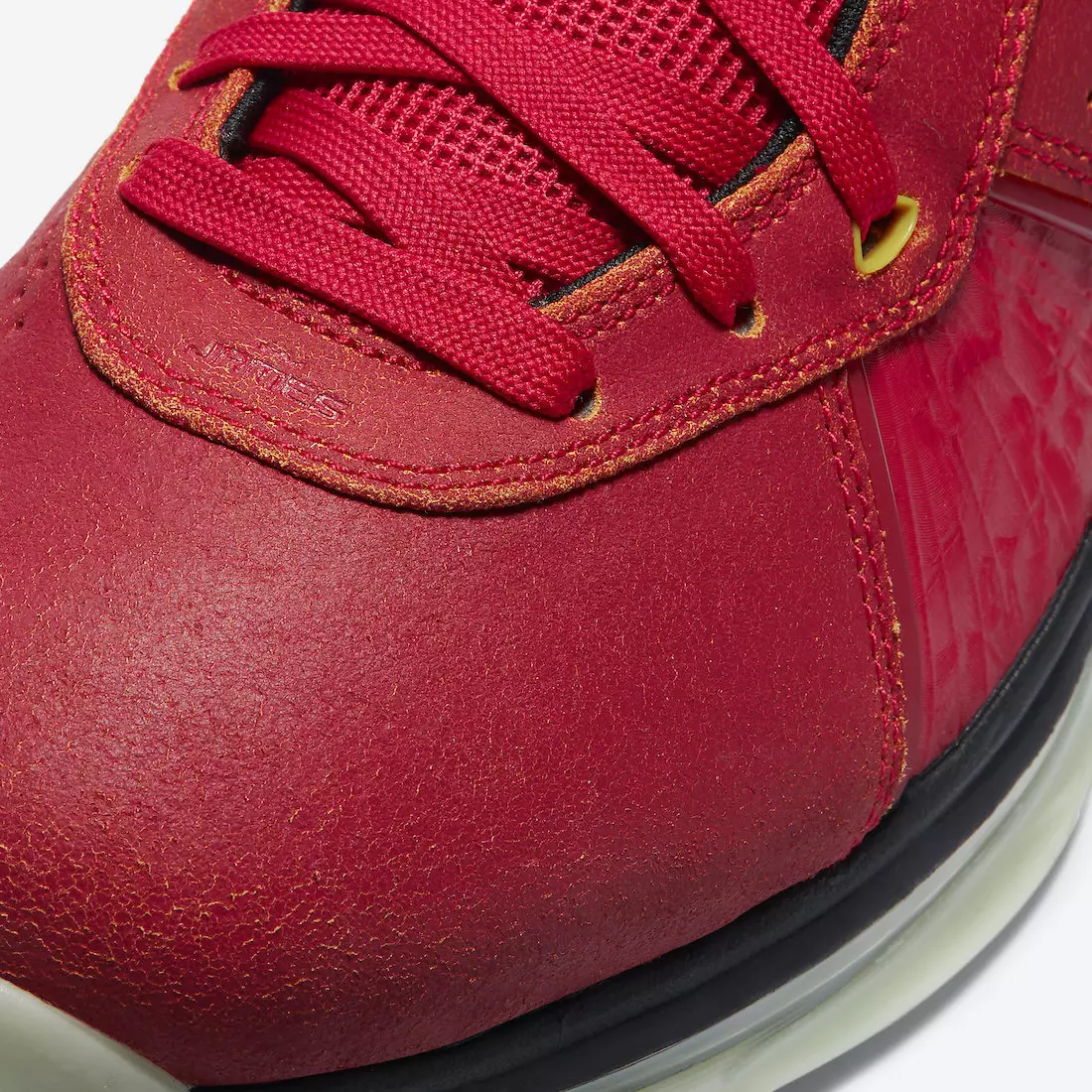 Nike LeBron 8 Gym Rood CT5330-600 Releasedatum