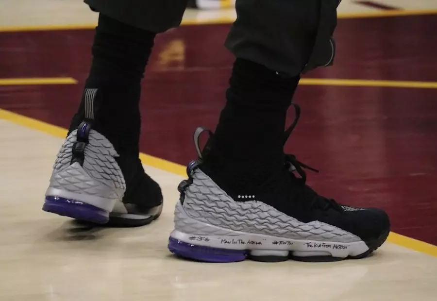 Nike LeBron 15 Shox BB4