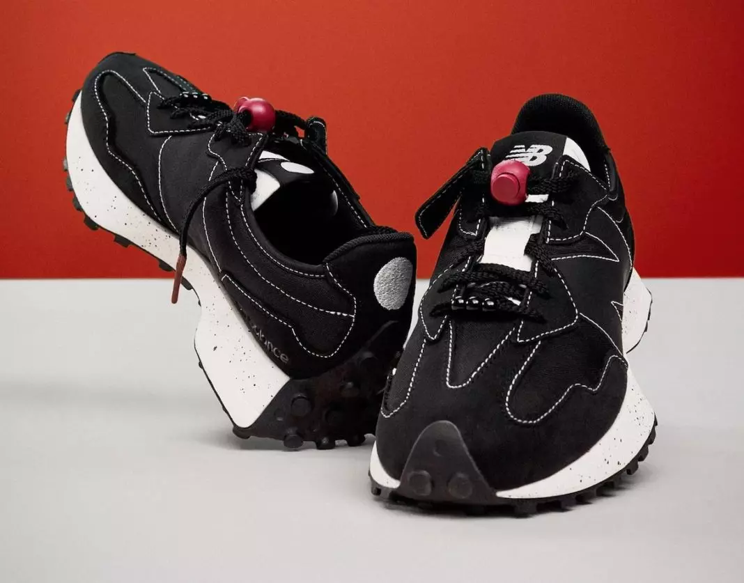 COLORSxSTUDIOS New Balance 327 Black Датум на издавање