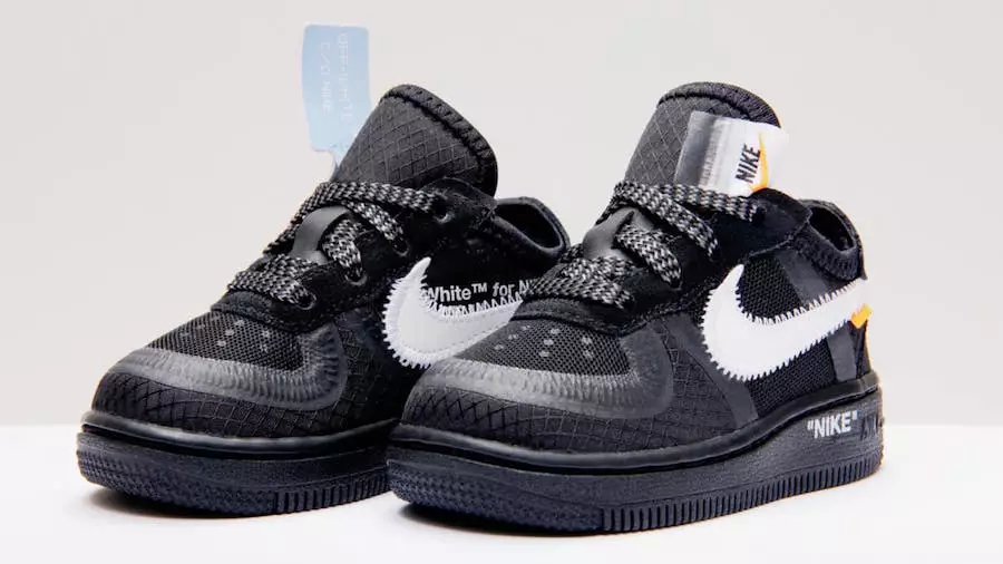 Хомӯш-сафед Nike Air Force 1 Kids Sizeing Black Сафед Санаи баровардашуда