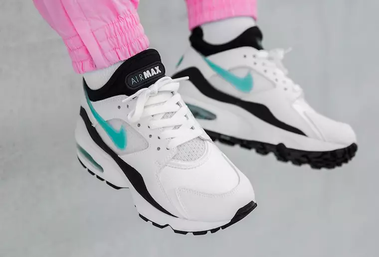 Si duket Nike Air Max 93 OG "Dusty Cactus" në këmbë