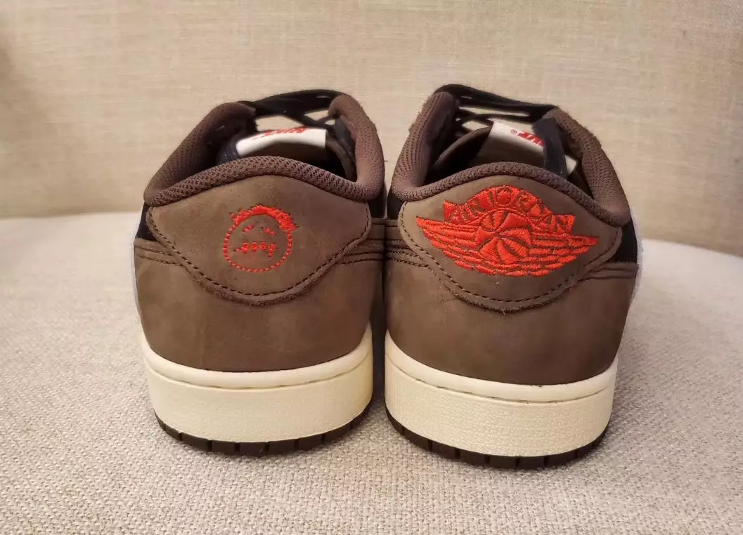 Travis Scott Air Jordan 1 Low CQ4277-001 Цэны на дату выпуску