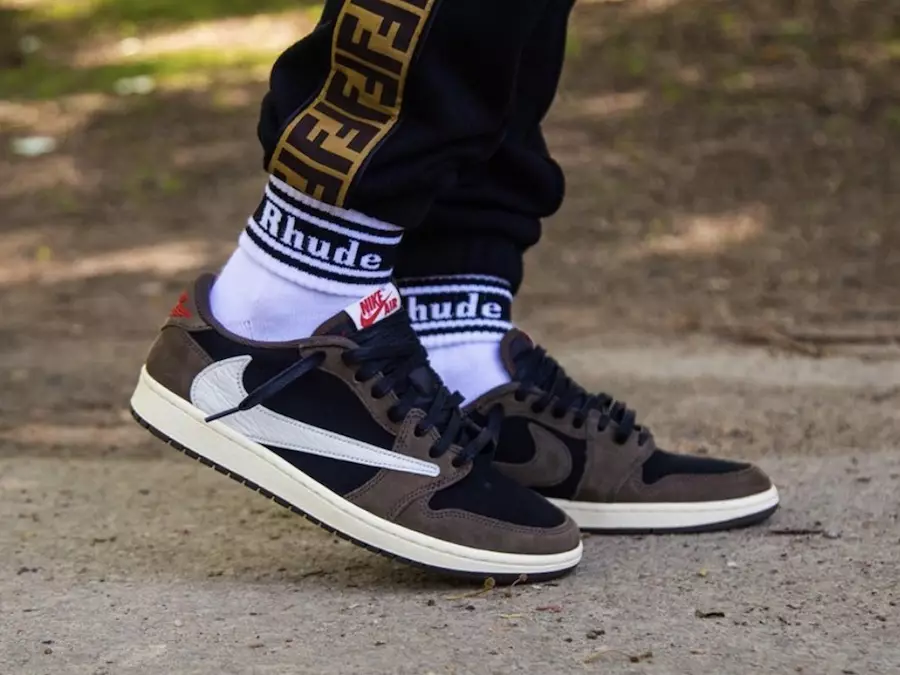 Travis Scott Aeir Jordan 1 Íseal CQ4277-001 Ar Cosa