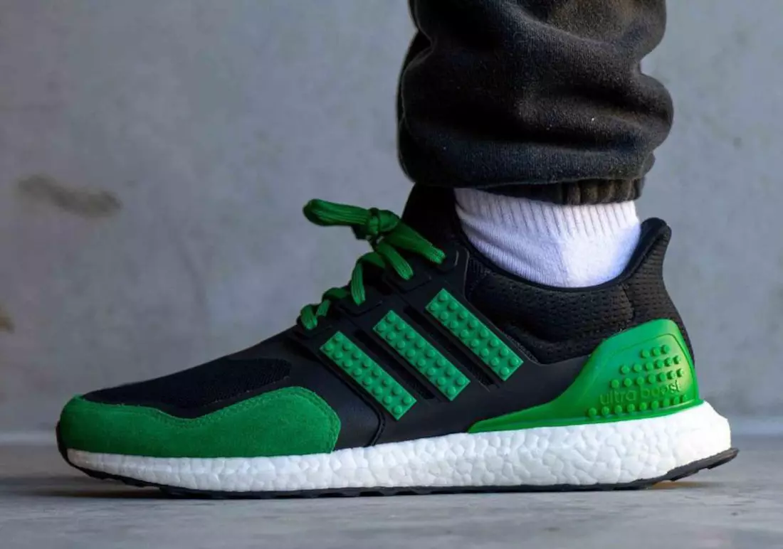 تاريخ إصدار LEGO adidas Ultra Boost باللون الأسود والأخضر