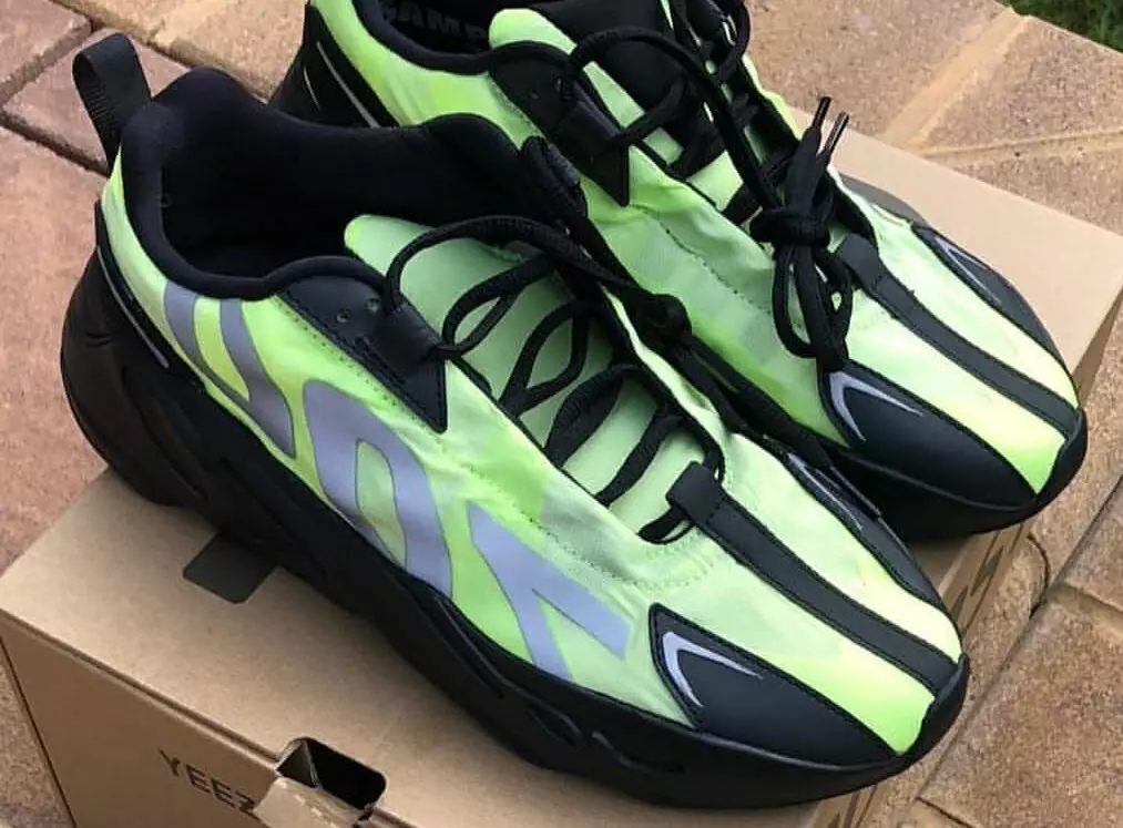 Una mirada más cercana a las nuevas adidas Yeezy 700 VX