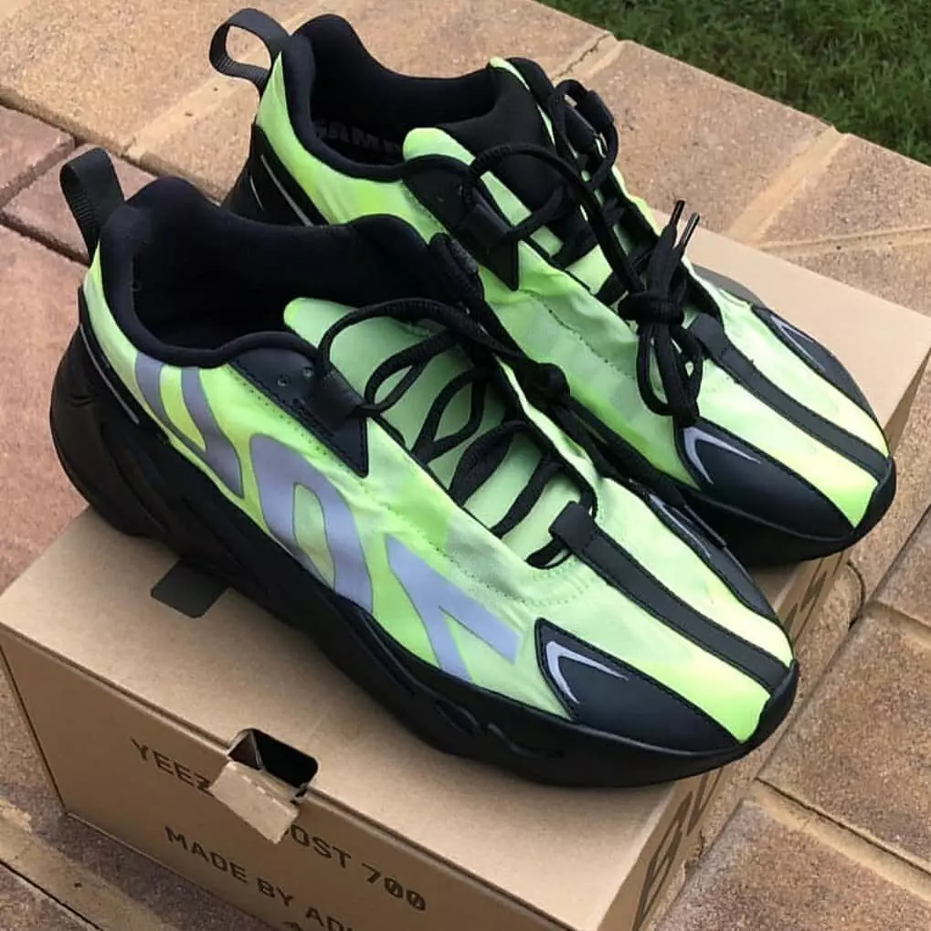 Adidas Yeezy 700 VX