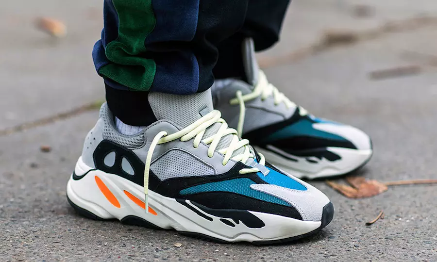 تاريخ إصدار adidas Yeezy Boost 700 الجديد 10678_1