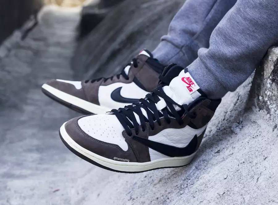 Travis Scott Air Jordan 1 Жоғары OG On-Feet