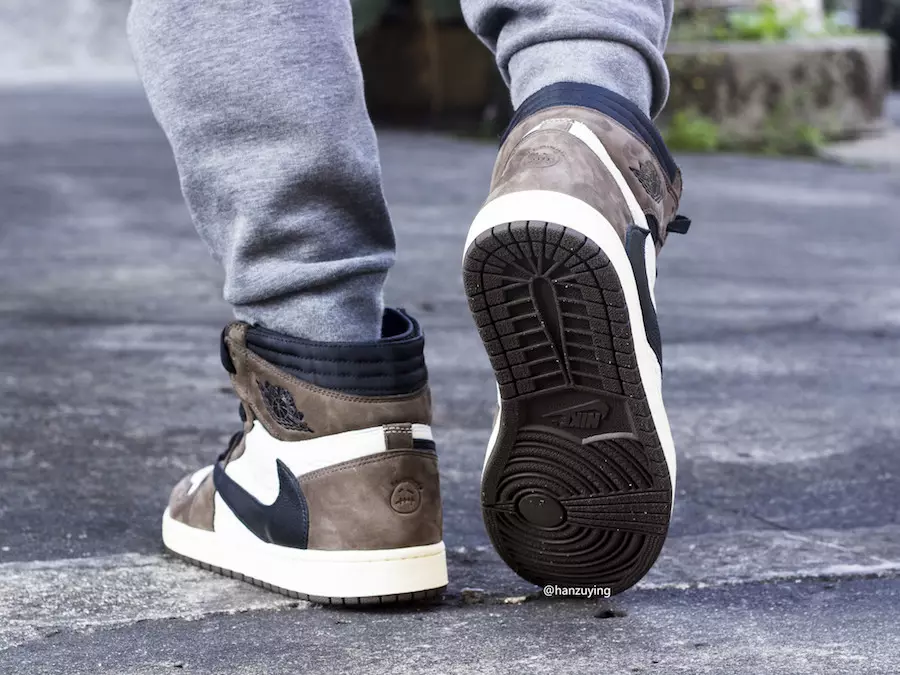 Travis Scott Air Jordan 1 High OG sur les pieds