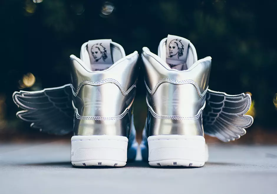 adidas Originals Jeremy Scott Wings argento metallizzato