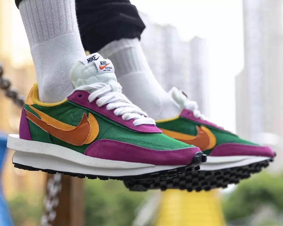 Sacai Nike LDWaffle Pine Vihreä Savioranssi Del Sol BV0073-301 Julkaisupäivä jaloissa