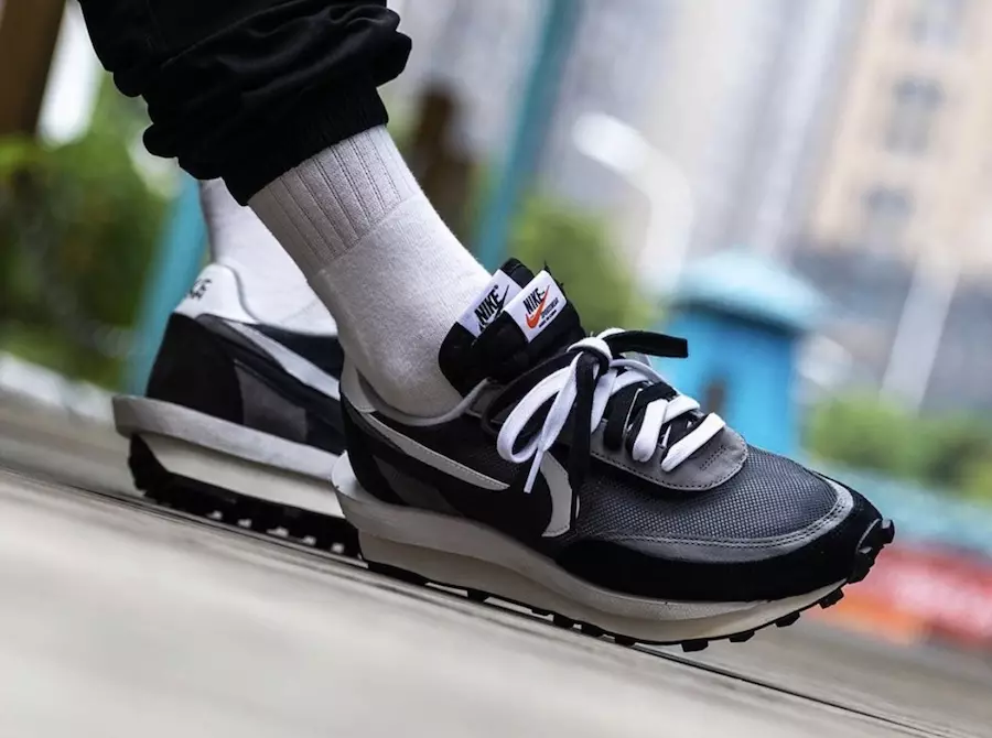 Sacai Nike LDWaffle Negras Antracita Blancas BV0073-001 Fecha de lanzamiento On-Feet