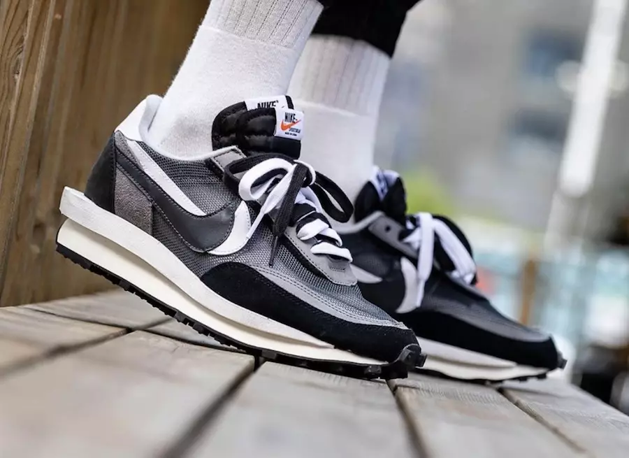 Sacai Nike LDWaffle Black Anthracite White BV0073-001 Թողարկման ամսաթիվ On-Feet