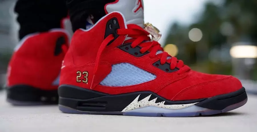 Комната трофеев Air Jordan 5 University Red On-Foot