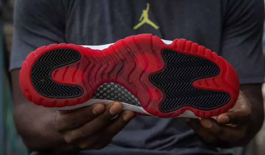 Jordan 11 Low IE Gym Rojo On-Feet