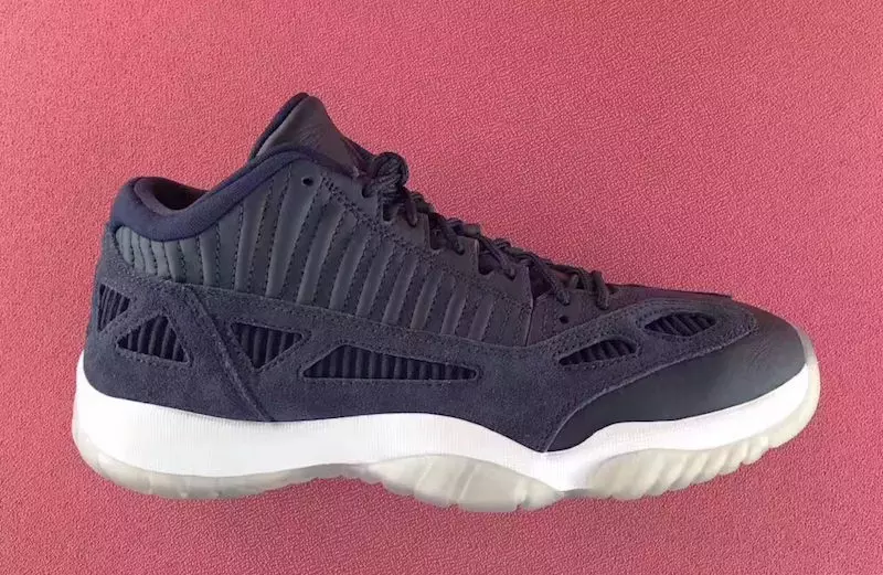 Air Jordan 11 Low IE Midnight Navy Дата на издаване