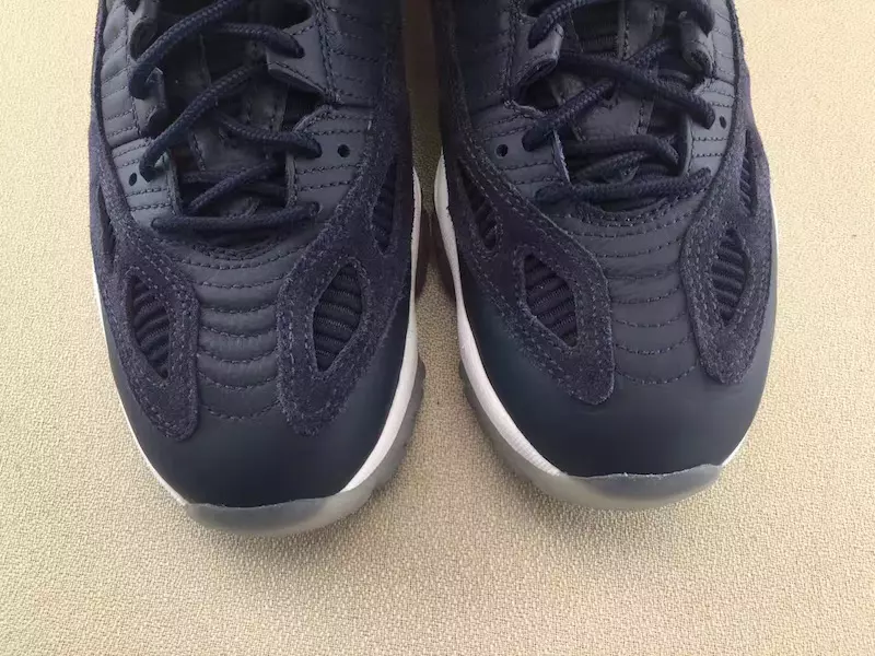 Air Jordan 11 Low IE Navy 2017 출시일 발가락