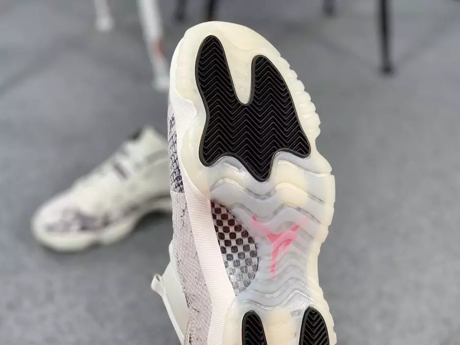 Air Jordan 11 Low Light Bone Snakeskin CD6846-002 Data lansării Prețuri