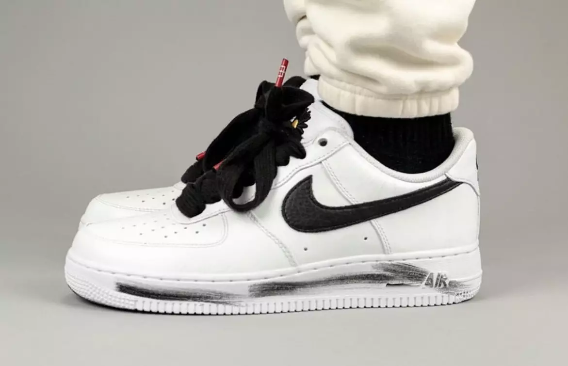 PEACEMINUSONE Nike Air Force 1 2.0 DD3223-100 Data e publikimit në këmbë