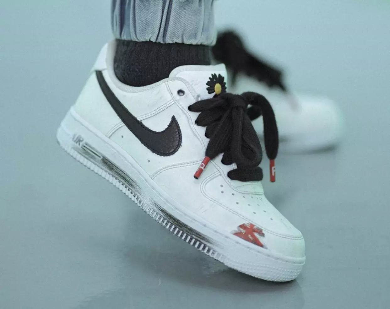 PEACEMINUSONE Nike Air Force 1 White DD3223-100 Дата на издаване на крака