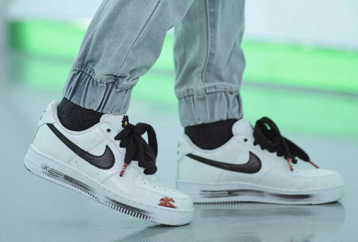 PEACEMINUSONE Nike Air Force 1 Wäiss DD3223-100 Verëffentlechungsdatum op Féiss