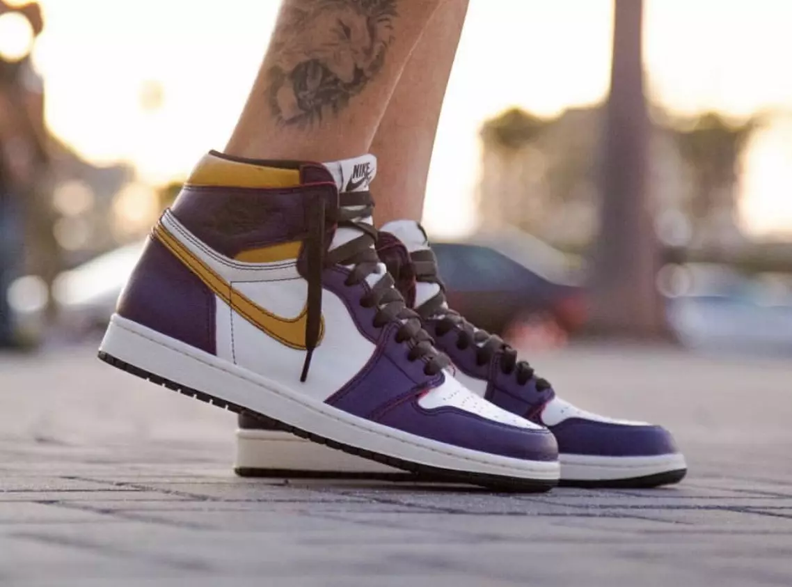 Nike SB Air Jordan 1 Lakers Court Purple Sail University Gold Black CD6578-507 ထုတ်ဝေသည့်ရက်စွဲ