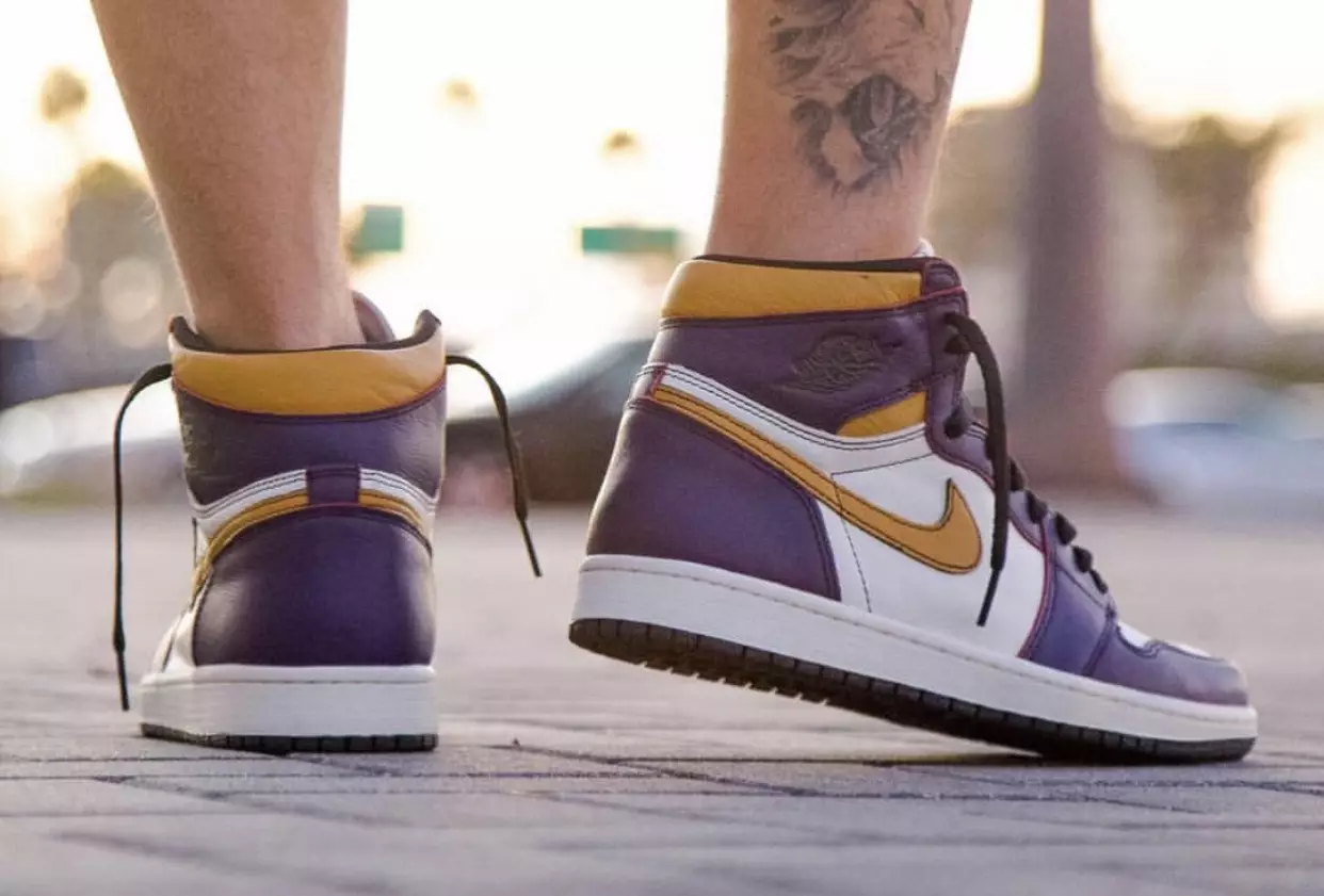 Nike SB Air Jordan 1 Lakers Court Purple Sail University Qızıl Qara CD6578-507 Buraxılış Tarixi