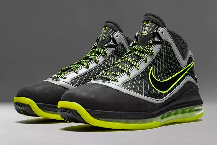 שיחת סניקרס: DJ Clark Kent x Nike LeBron 7 11022_1