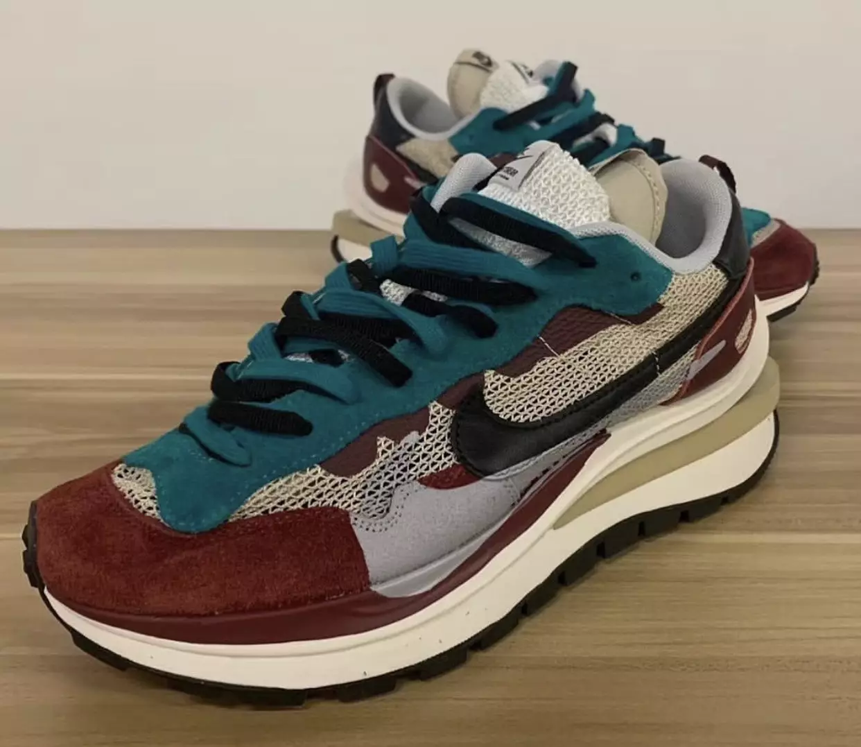 Sacai Nike VaporWaffle Villain Red DD3035-200 Data de lançamento