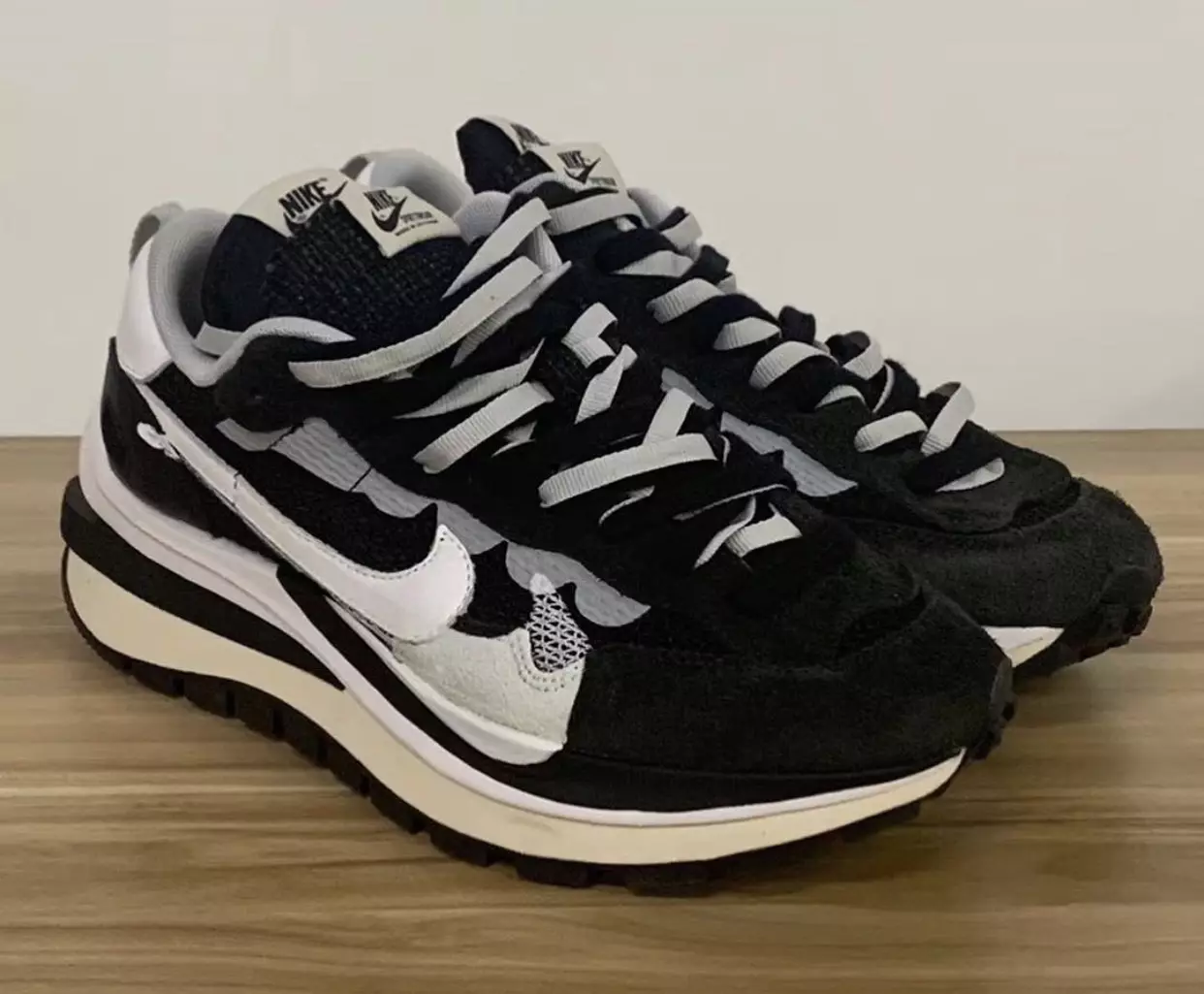 Sacai Nike VaporWaffle Black White Platinum CV1363-001 Julkaisupäivä