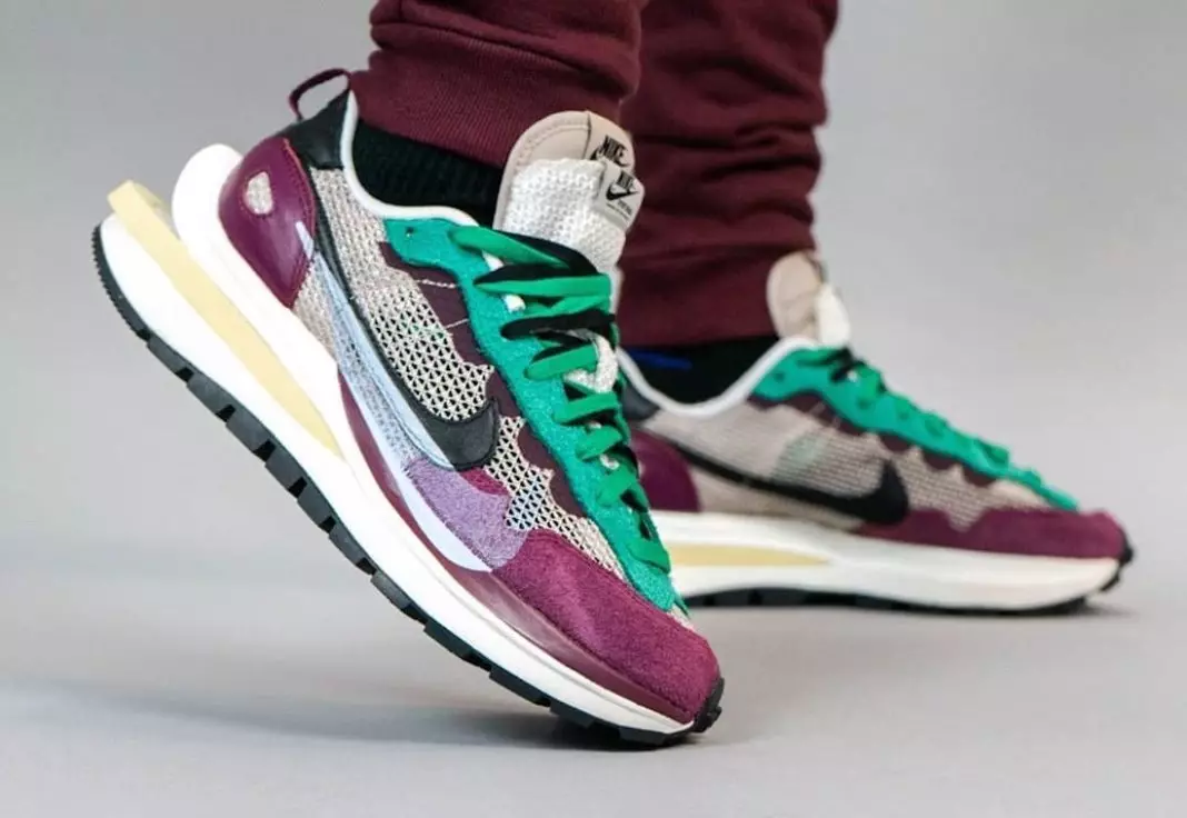 Sacai Nike Pegasus VaporFly String Siyah Kötü Adam Kırmızı Neptün Yeşili DD3035-200 Çıkış Tarihi On-Feet