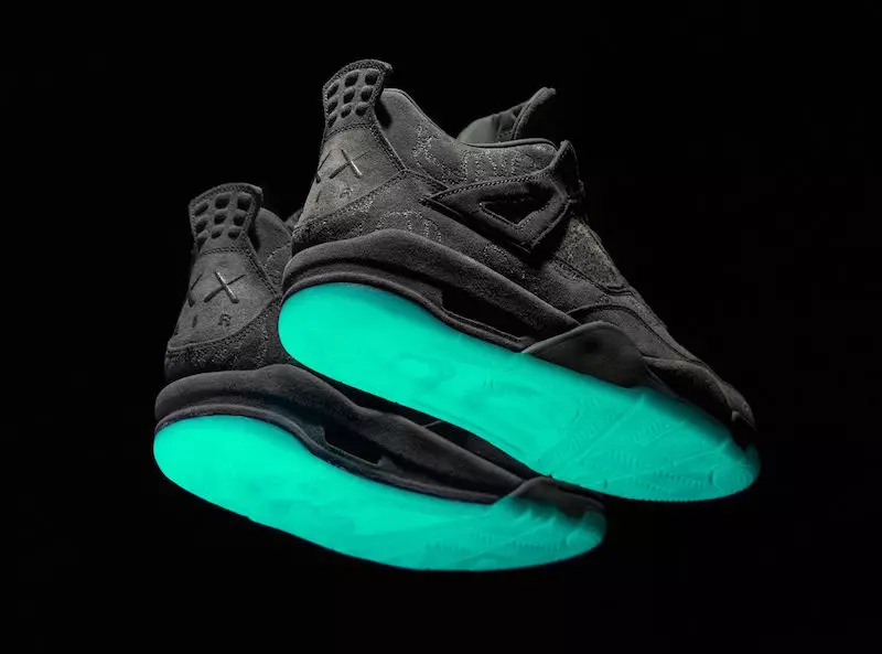 Aer Jordan 4 KAWS Cool Grey Glow 930155-003