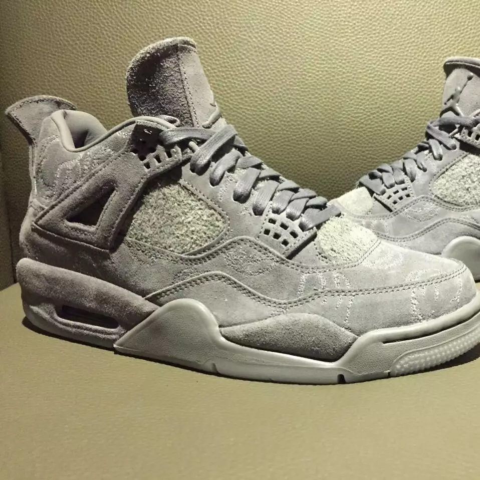 KAWS Air Jordan 4 Griż Kessaħ 930155-003