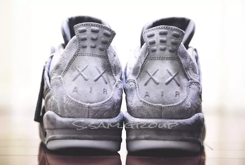 Air Jordan 4 KAWS