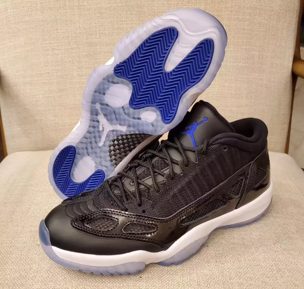 Air Jordan 11 Low IE Space Jam 919712-041 Giá ngày phát hành