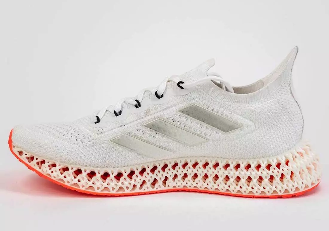 نگاه اول: adidas Glide 4D