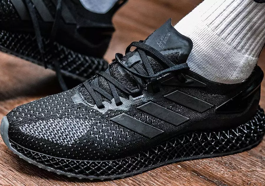 تاريخ إصدار adidas 4D Run 1.0 Triple Black