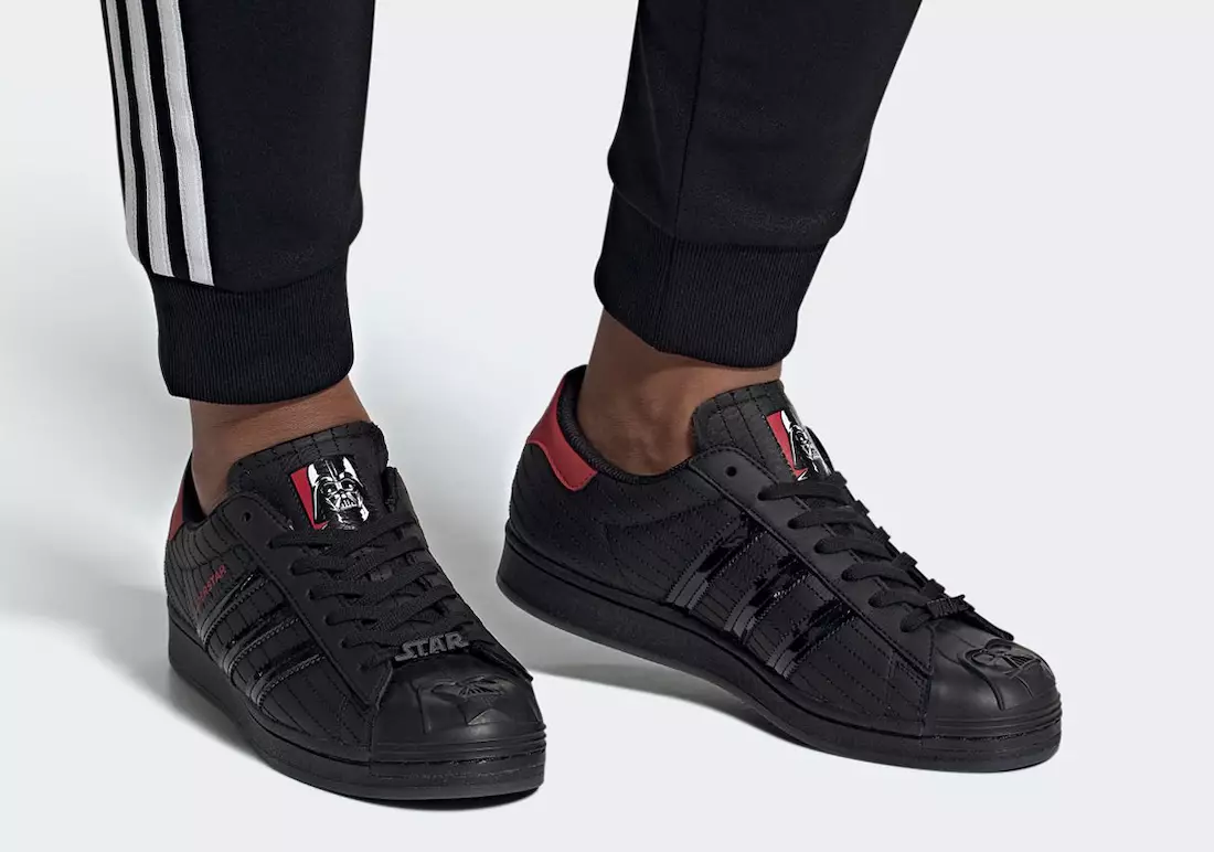 تاریخ انتشار Star Wars Adidas Superstar Darth Vader FX9302