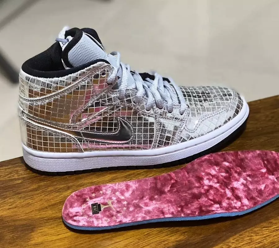 تاریخ انتشار Air Jordan 1 Mid Disco Ball