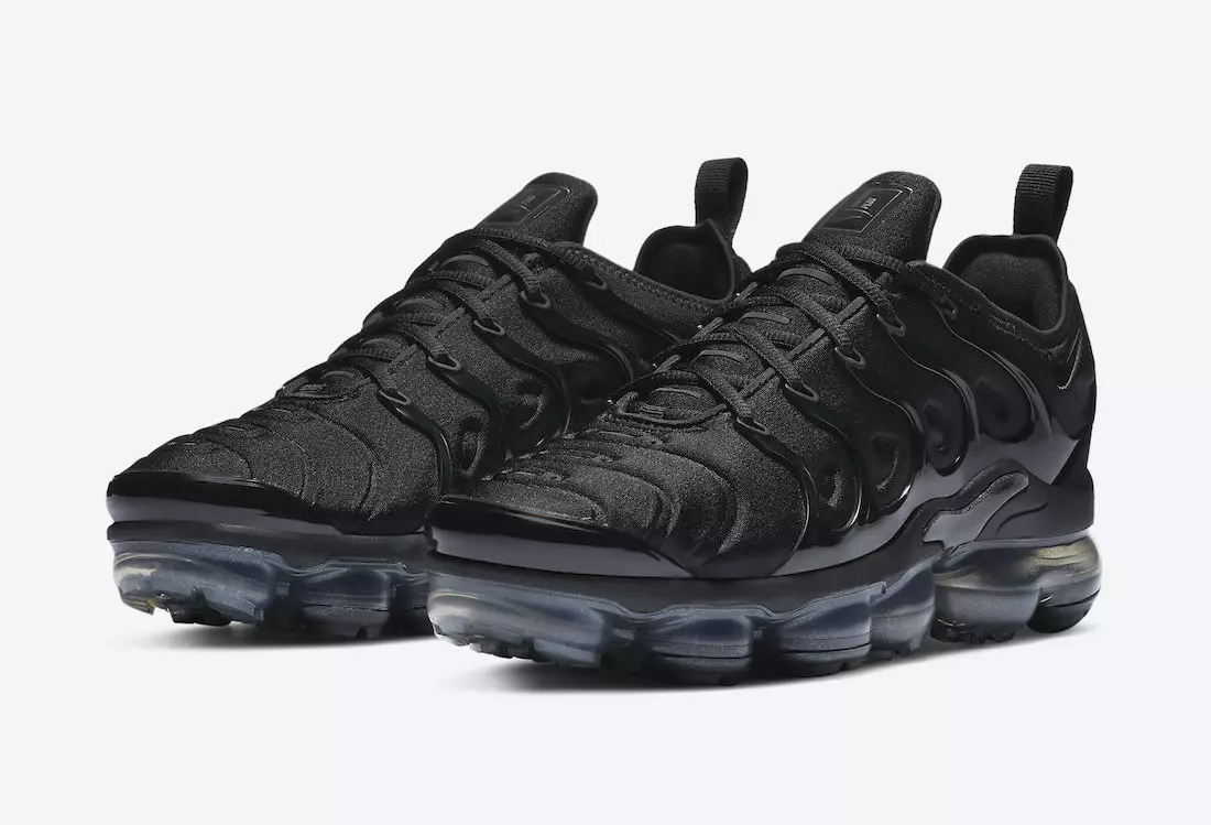 Nike Air VaporMax Plus با رنگ مشکی دیگر عرضه می شود