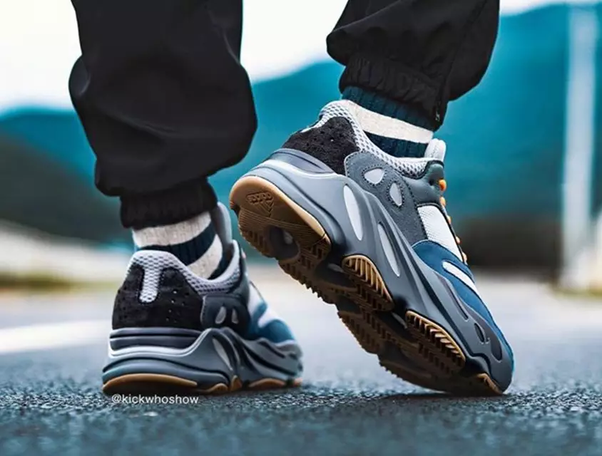 Adidas Yeezy Boost 700 Teal Blue Дата выпуска 2019 года